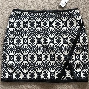 NWT express size 8 skirt